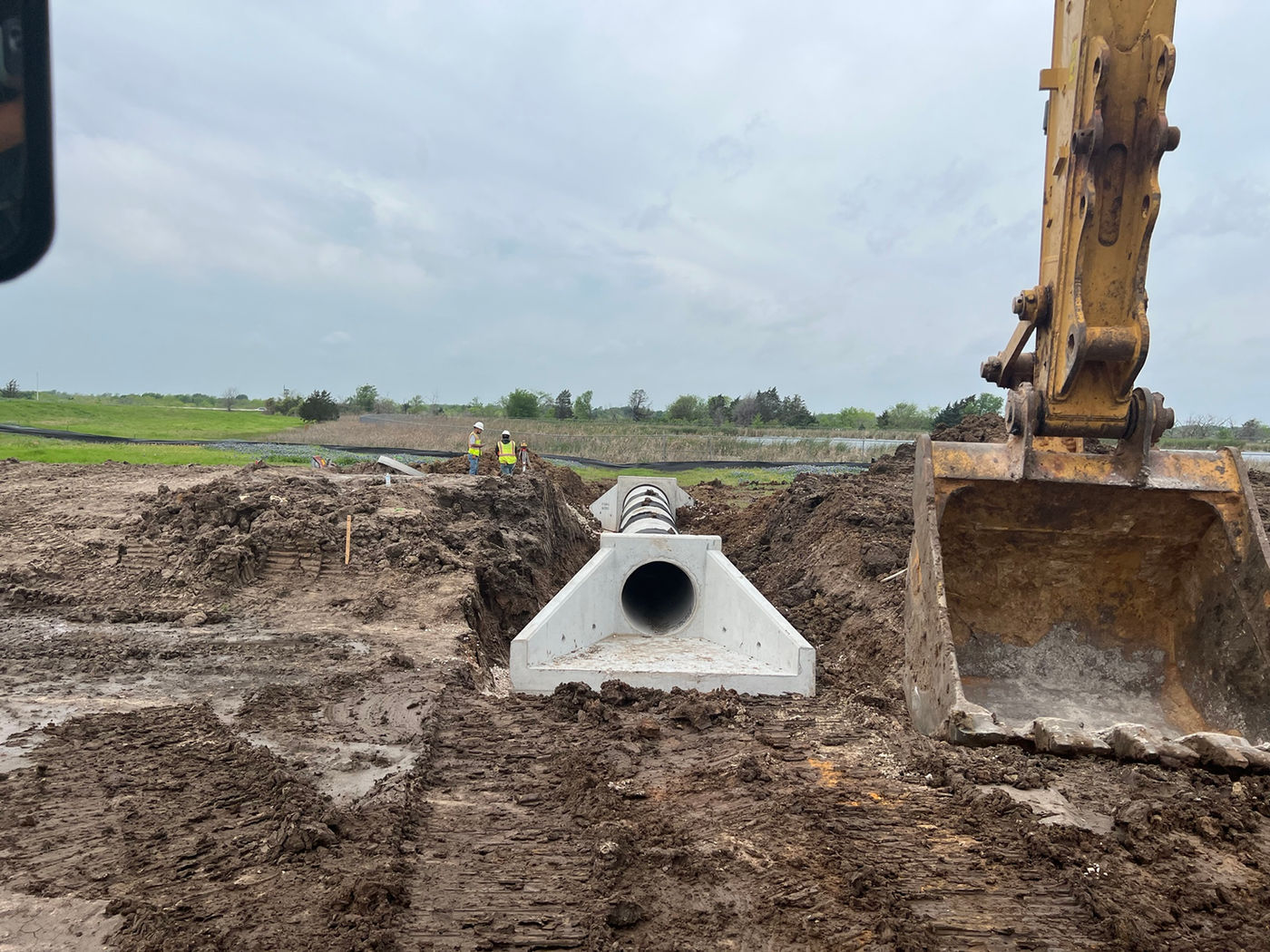 Stormwater structure and excavator bucket